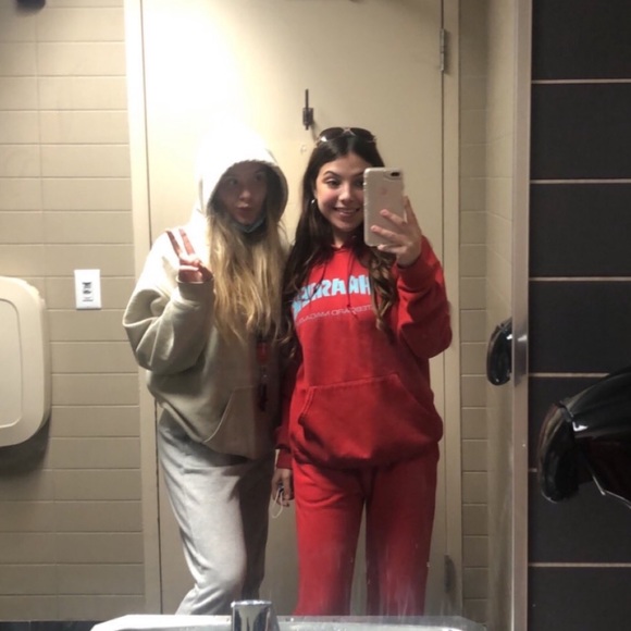 Meet your Posher, Stefanie - Picture 1 of 1